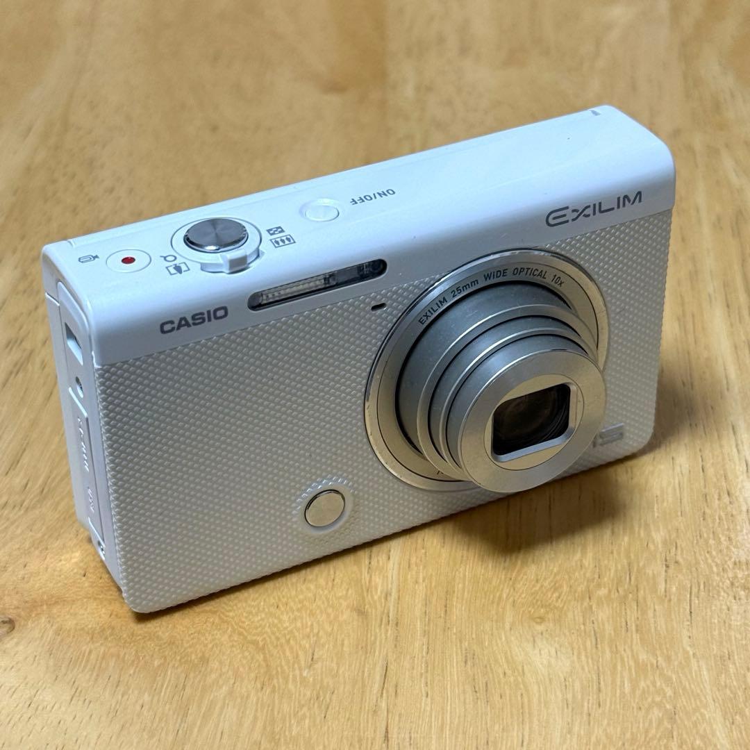 デジタルカメラ CASIO EXILIM EX-ZR70