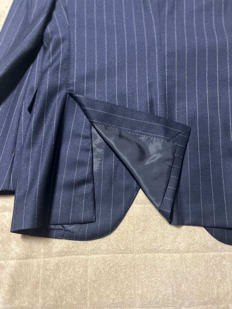 【極美品】シップス×ドーメルの上品なチョークストライプの秋冬用スーツ（46）です