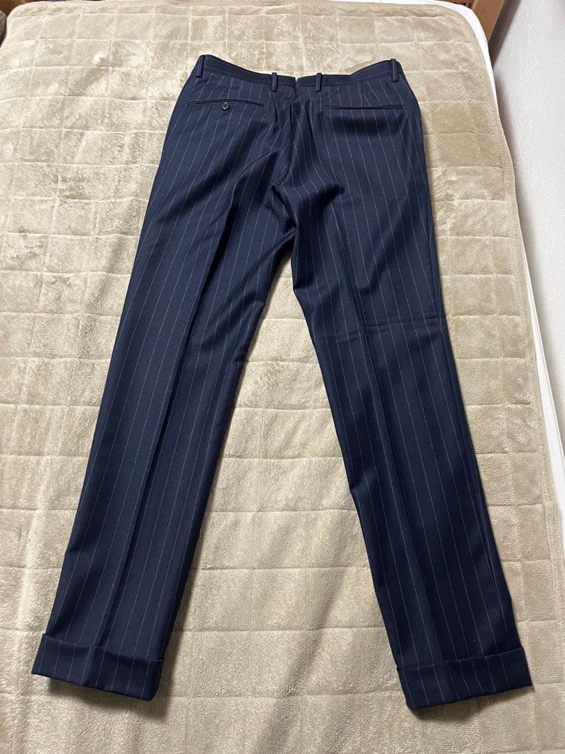 【極美品】シップス×ドーメルの上品なチョークストライプの秋冬用スーツ（46）です