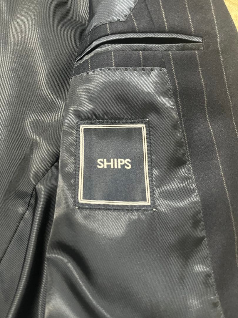 【極美品】シップス×ドーメルの上品なチョークストライプの秋冬用スーツ（46）です