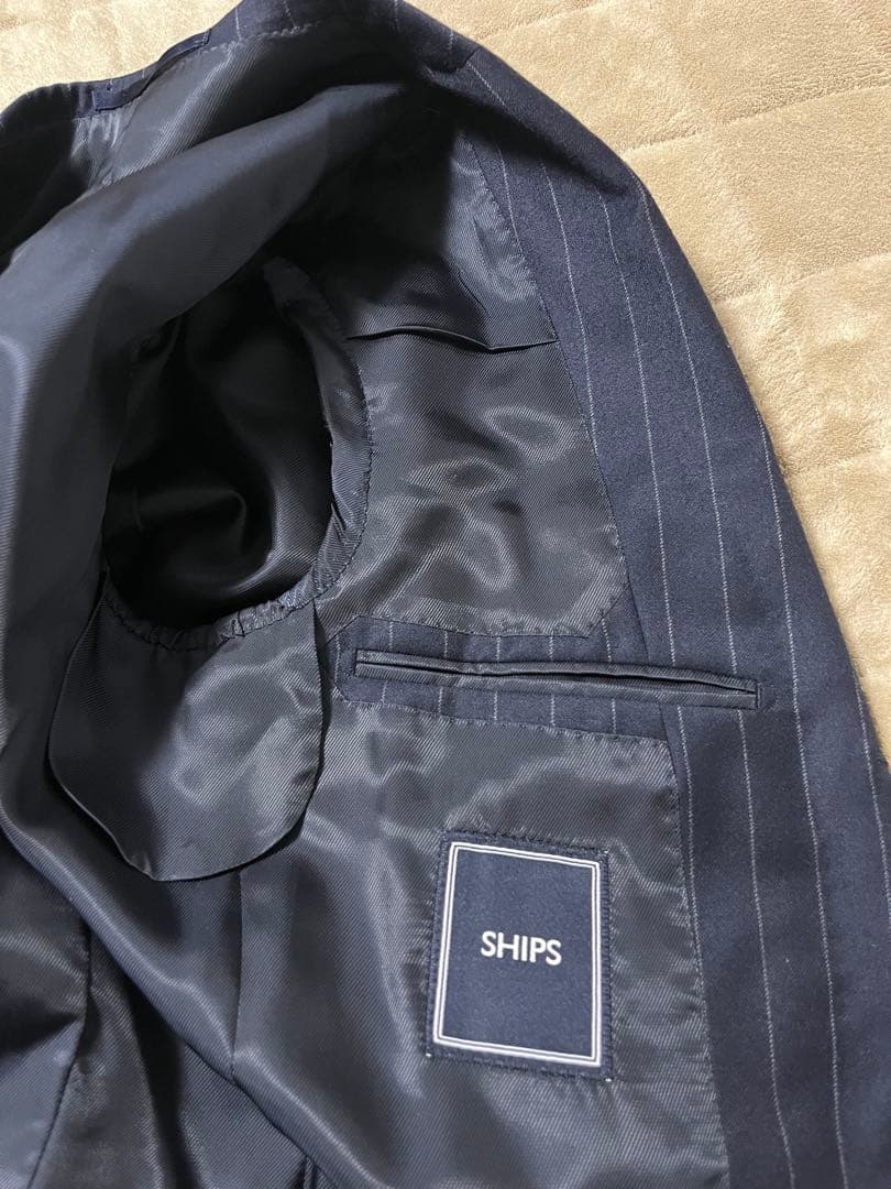 【極美品】シップス×ドーメルの上品なチョークストライプの秋冬用スーツ（46）です