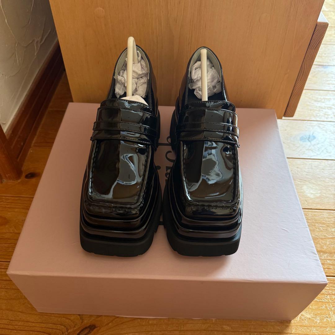 【美品】ダーリッチ　エナメルプラットフォームローファー　XS ブラック