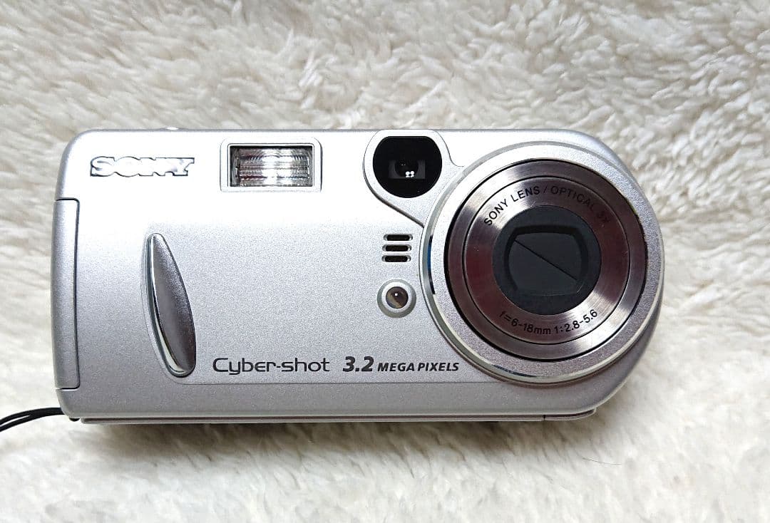 Sony Cyber-shot DSC-P72 3.2メガピクセル