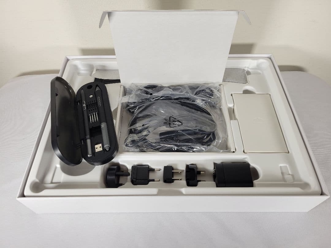 XP-Pen Artist Ultra 16 4K OLED 本体