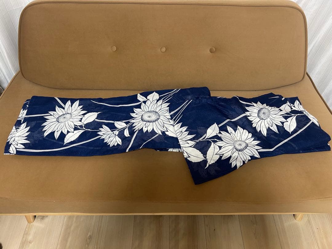 【まきずし様ご検討中】ひまわり柄ネイビー浴衣　フリーサイズ