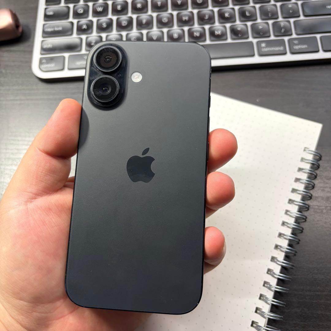 Apple iPhone 16ブラック 本体 256㎇保険付き
