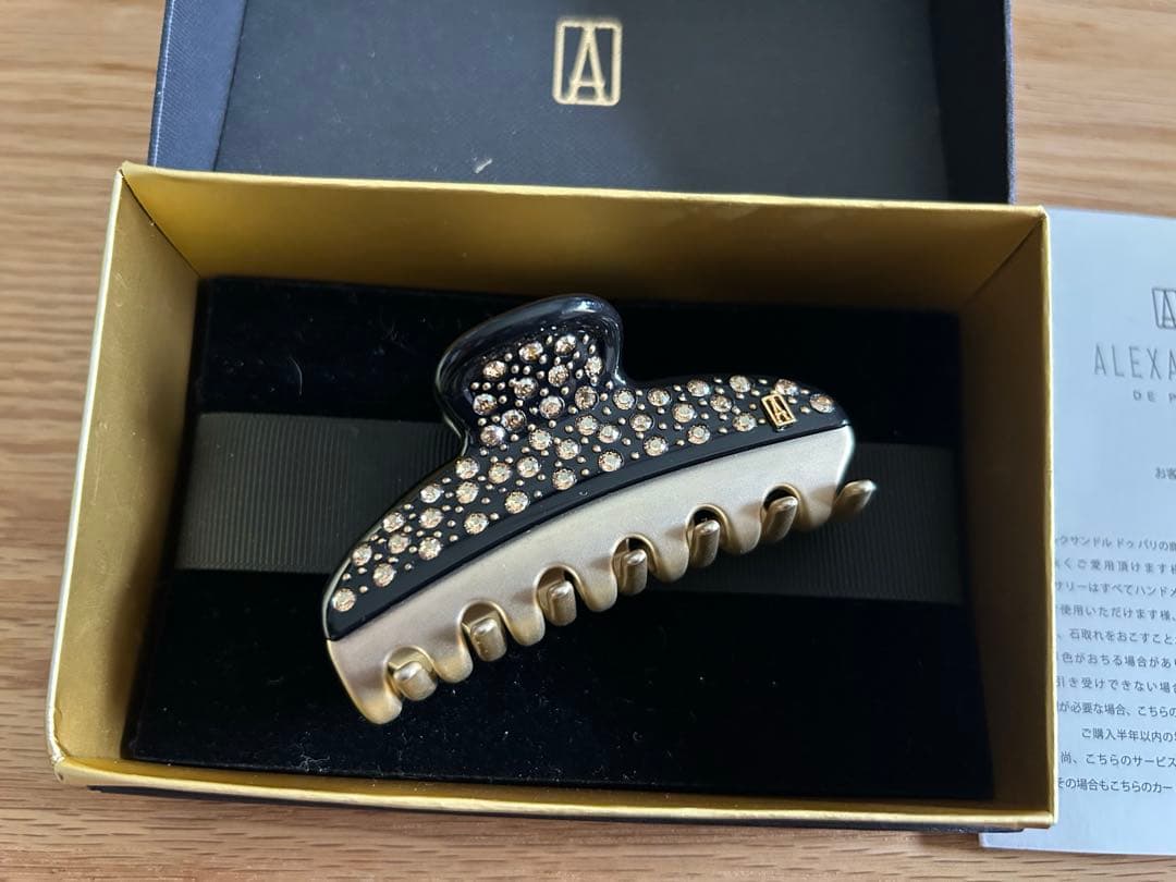新品同様 アレクサンドルドゥパリ 全面スワロフスキークリップM