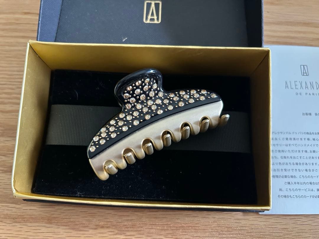 新品同様 アレクサンドルドゥパリ 全面スワロフスキークリップM