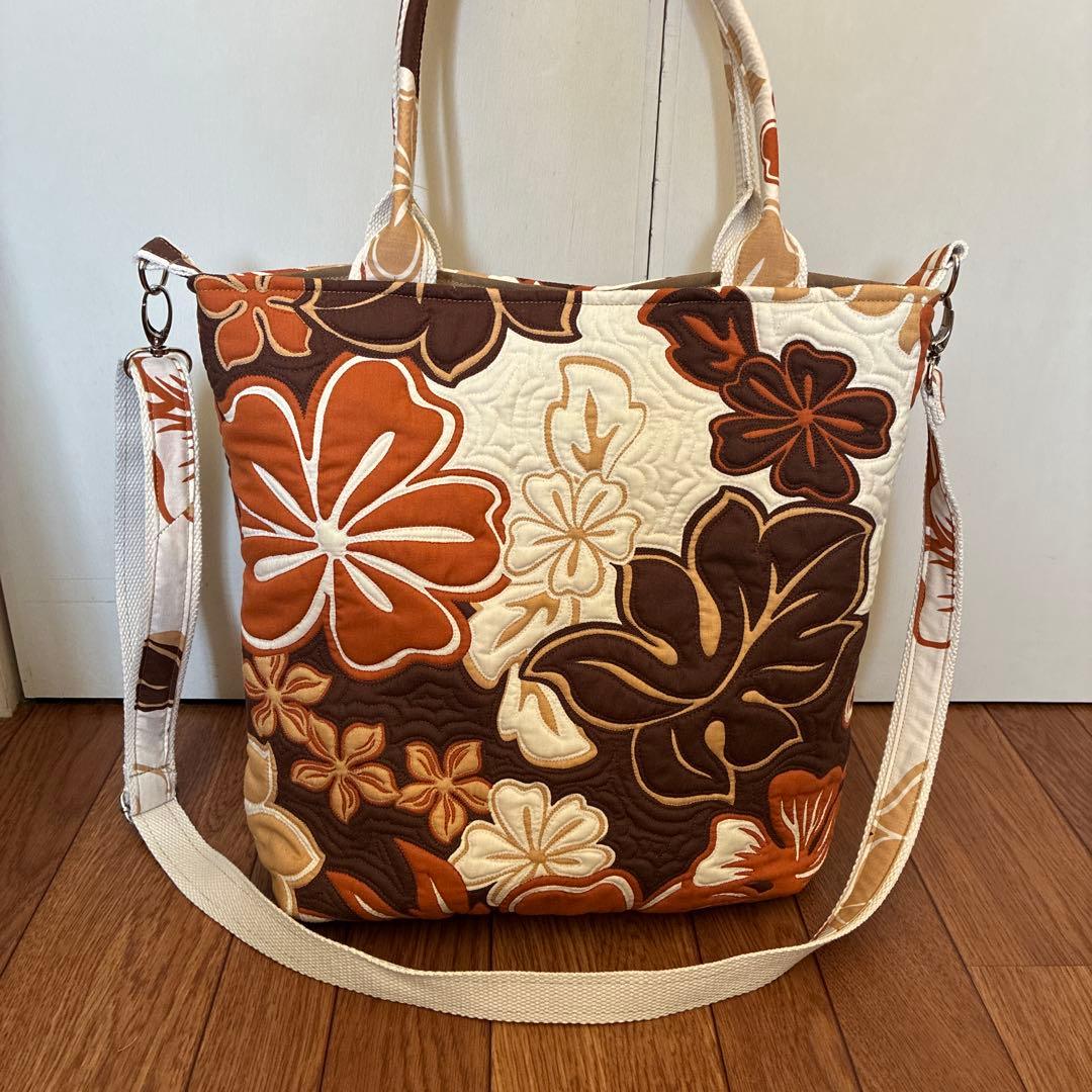ハワイアン　ミシンキルト　トートバッグ　ハイビスカス
