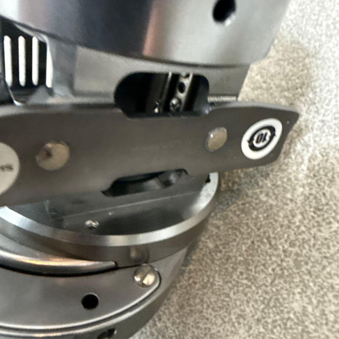 【美品】シマノ　20カルカッタコンクエスト　DC100　右ハンドル