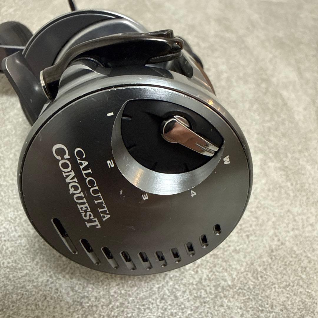 【美品】シマノ　20カルカッタコンクエスト　DC100　右ハンドル