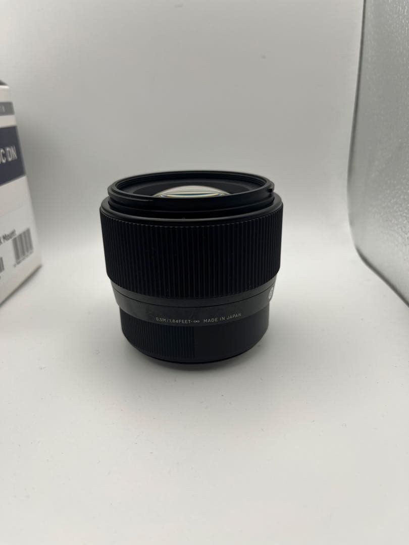 SIGMA シグマ　Contemporary 56mm F1.4 DC DN