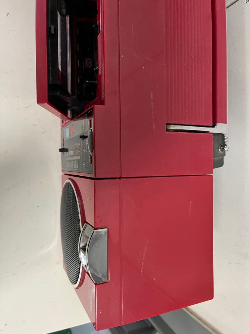 S*5様 レトロで希少な赤いダブルラジカセ　SHARP QT-88R
