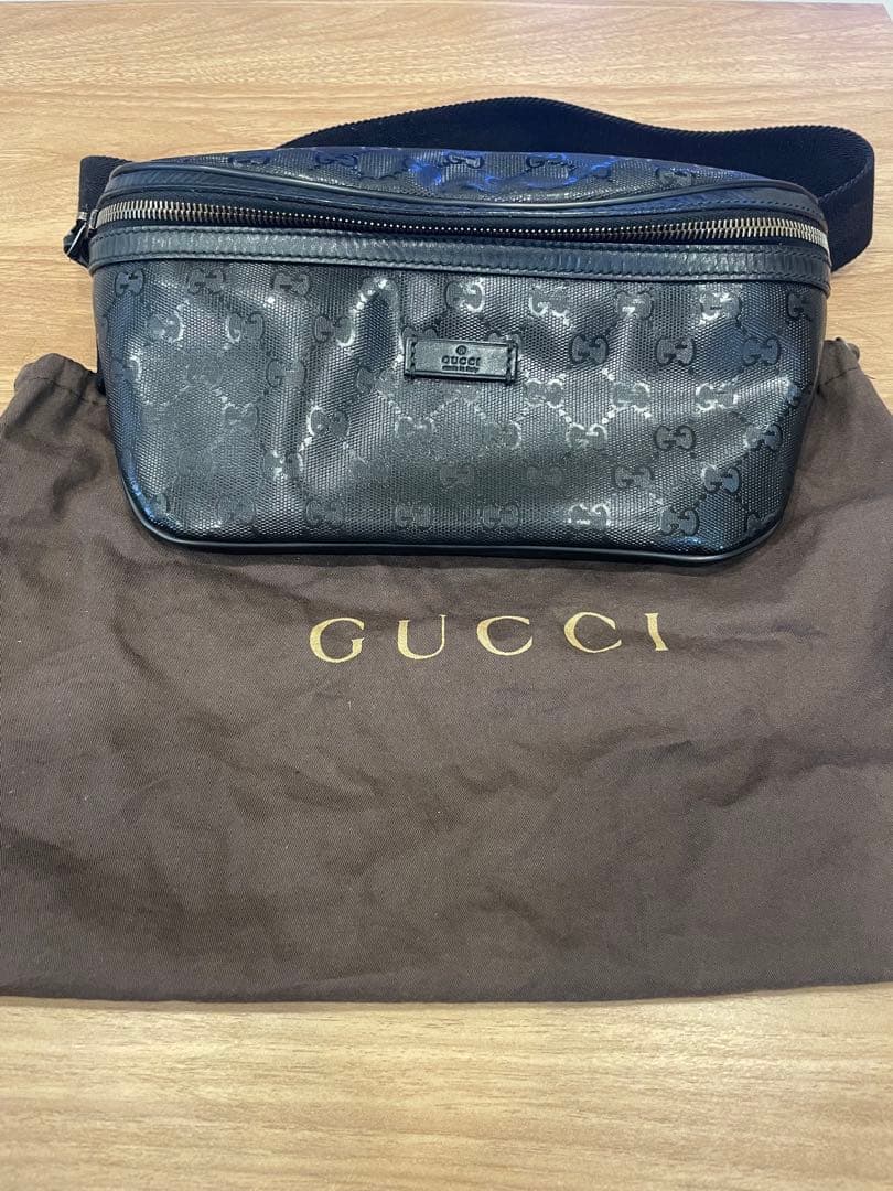 GUCCI ブラック ナイロン ボディバッグ