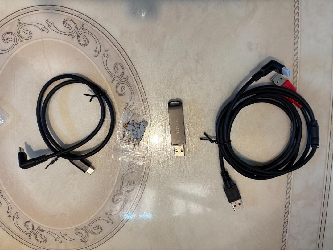 【1.42kg】14インチ ノートPC用 Tri-Screen Monitor