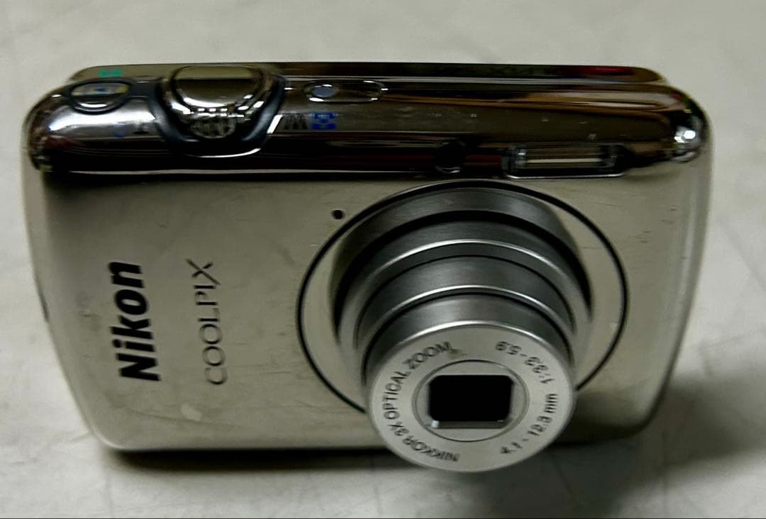 デジタルカメラ　NIKON COOLPIX S01 シルバー　ジャンク品