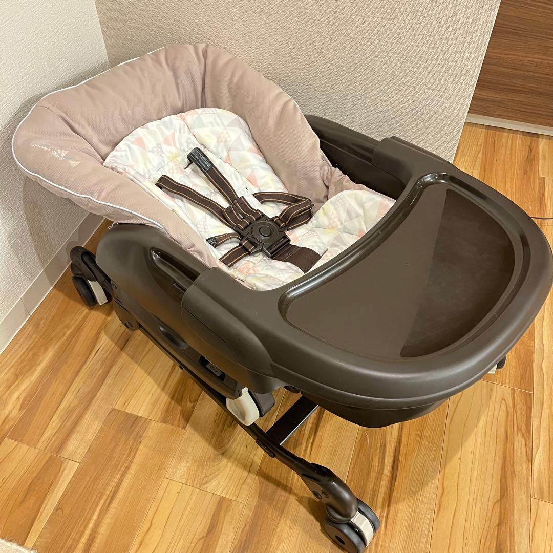 【美品】 コンビ ネムリラ 4キャス ハイローチェア アカチャンホンポ限定