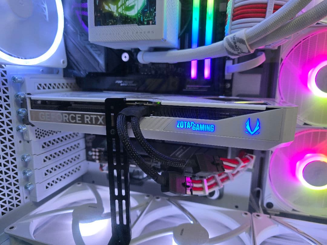 グラフィックボード・グラボ・ビデオカード ZOTAC GAMING GeForce RTX 5070