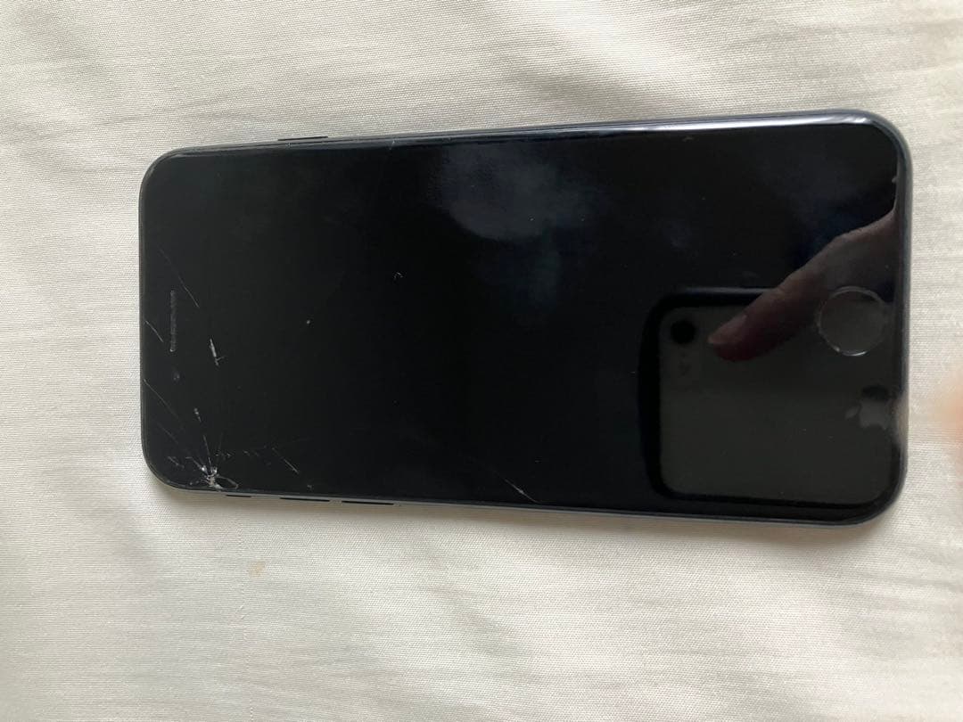 iPhoneSEブラック第3世代　SIMフリー　128GB