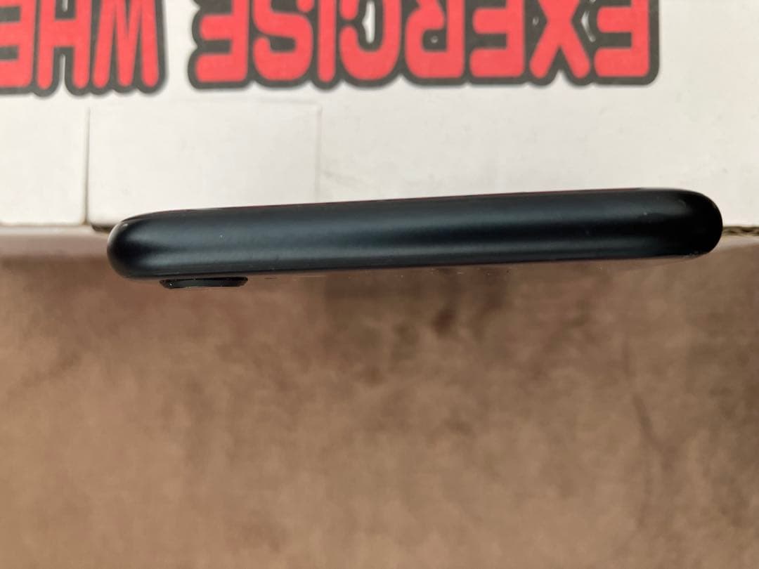 iPhoneSEブラック第3世代　SIMフリー　128GB