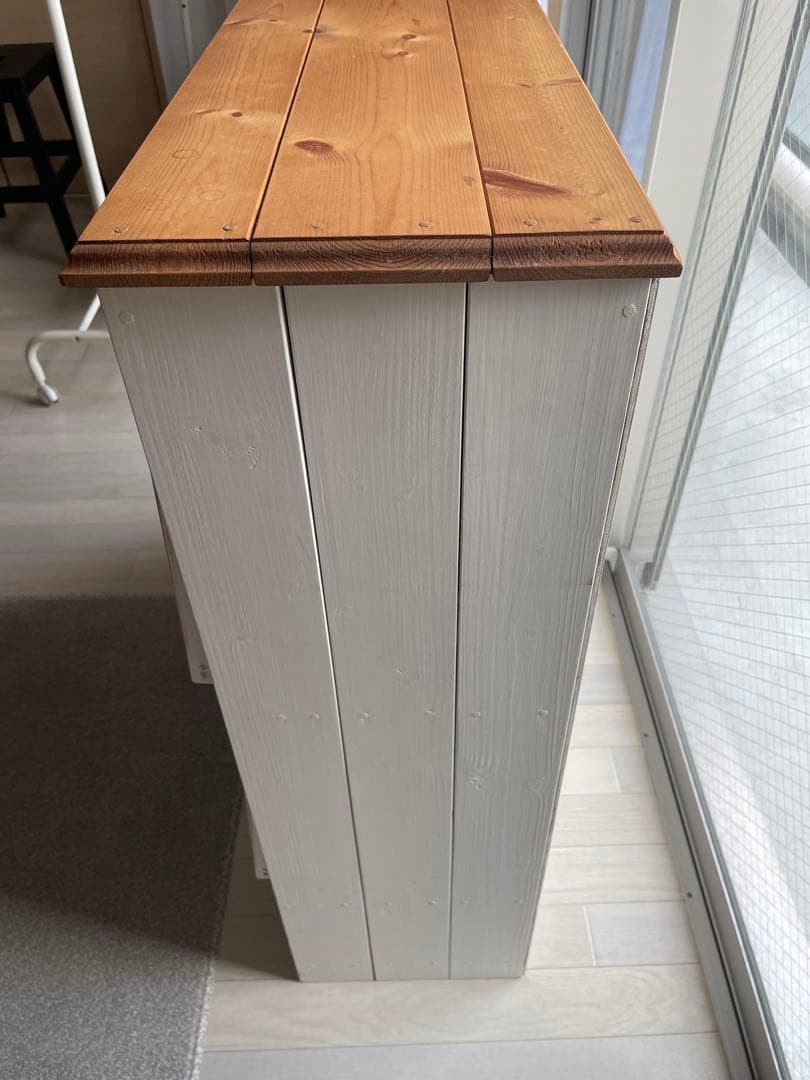 カントリー風シェルフ　アンティークキャビネット　本棚　収納ラック