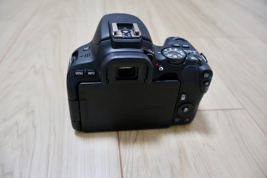 【美品】Canon EOS Kiss X9 標準＋広角レンズキット SDカード付