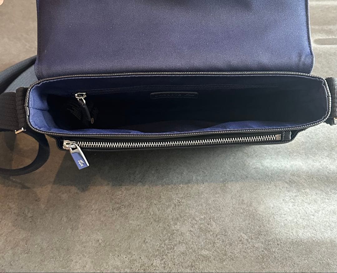 ラコステ　ブラック　メッセンジャーバッグ