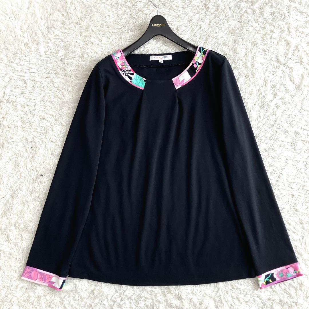 レオナール✨カットソー トップス トリム 花 ロゴプレート 黒 ピンク 40