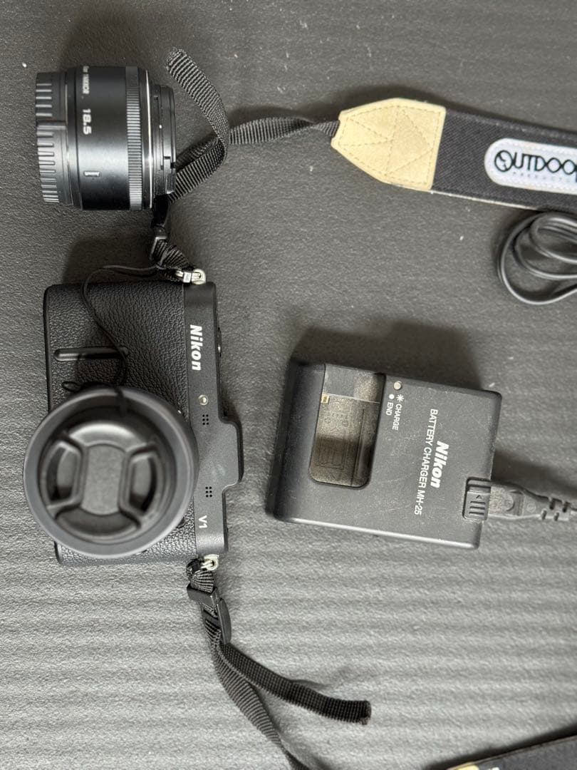 Nikon V1 ミラーレスカメラ レンズ2つ付き