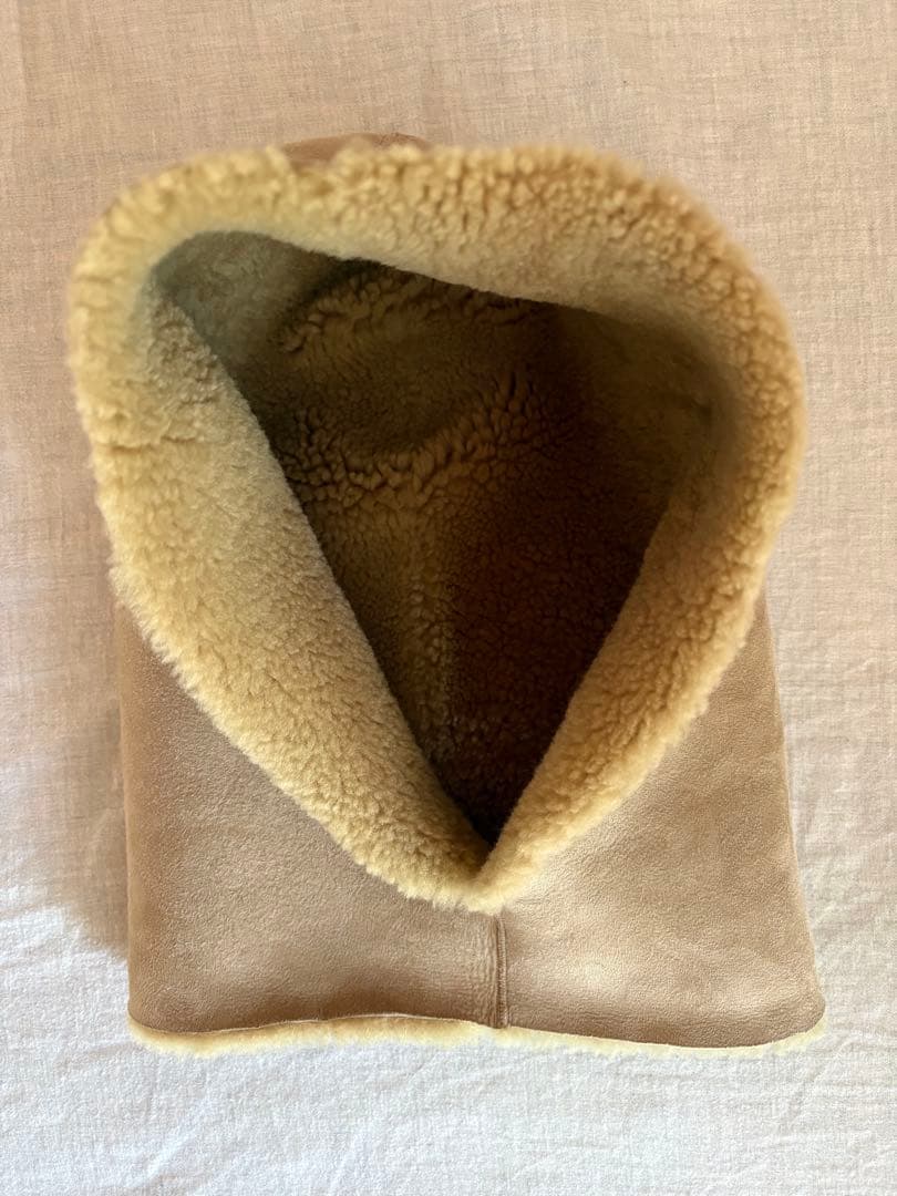 ベージュ シープスキン スヌード