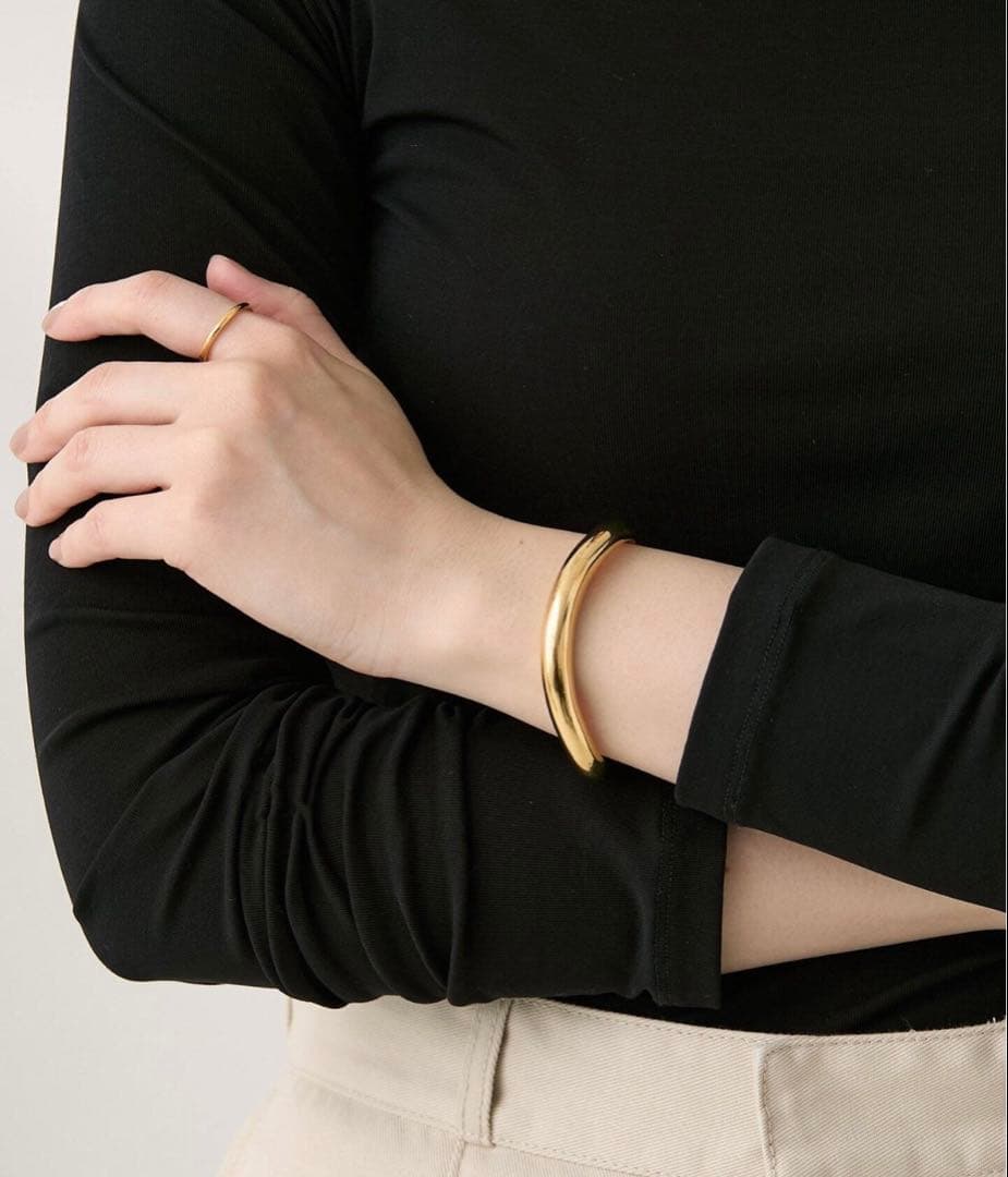 ガブリエラアルティガス WAVE CUFF バングル