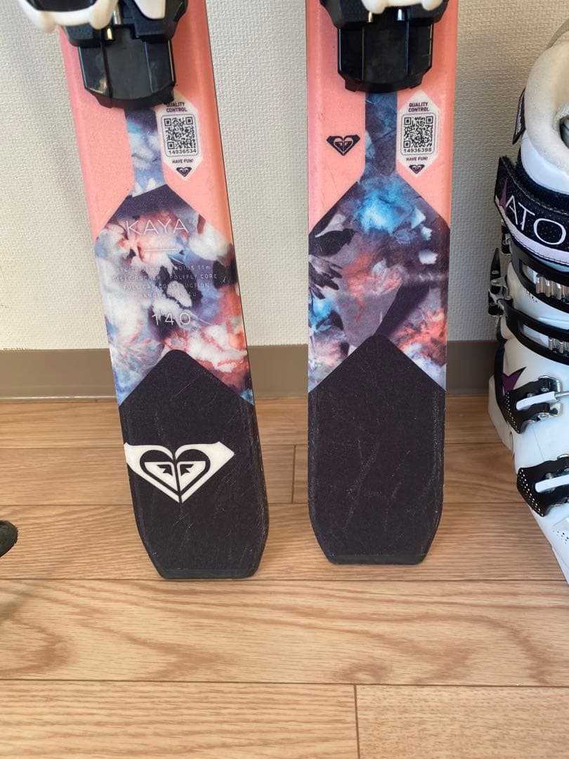 今日限定価格ロキシースキー板ブーツ３点roxyアトミックredstear140