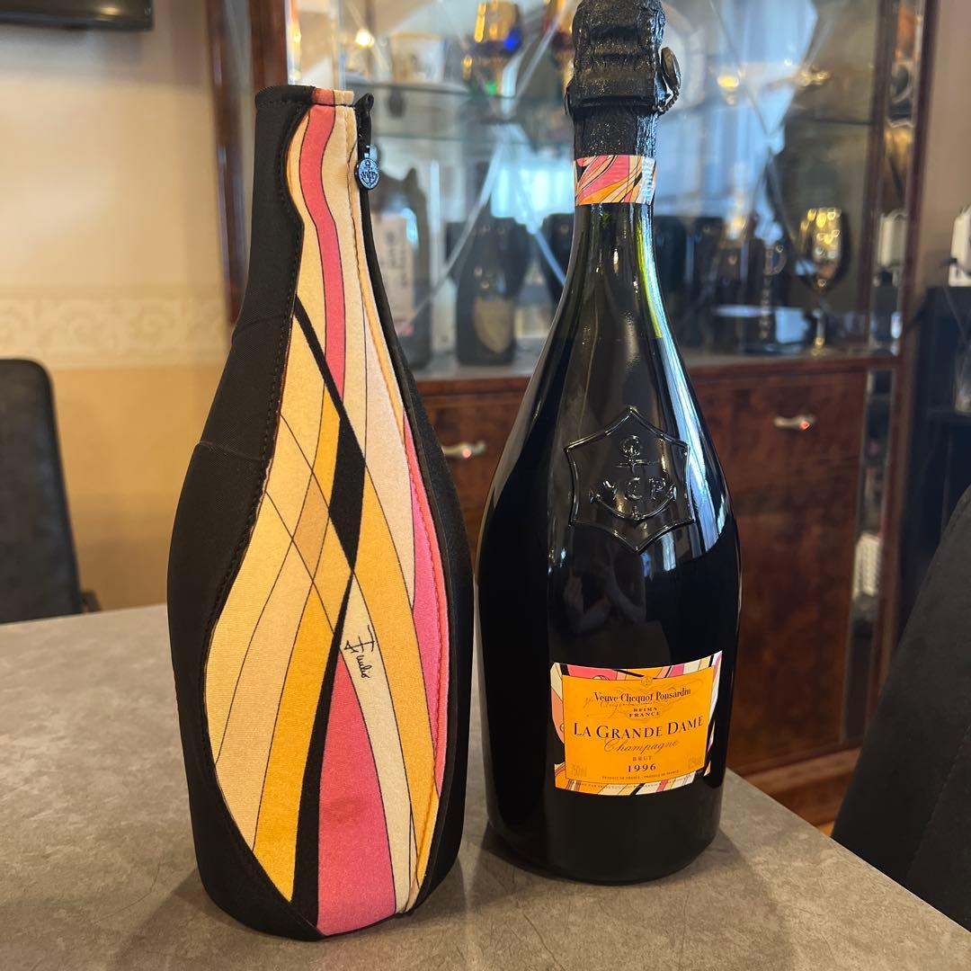 ヴーヴクリコ　エミリオプッチ　シャンパン　VeuveClicquot 1996