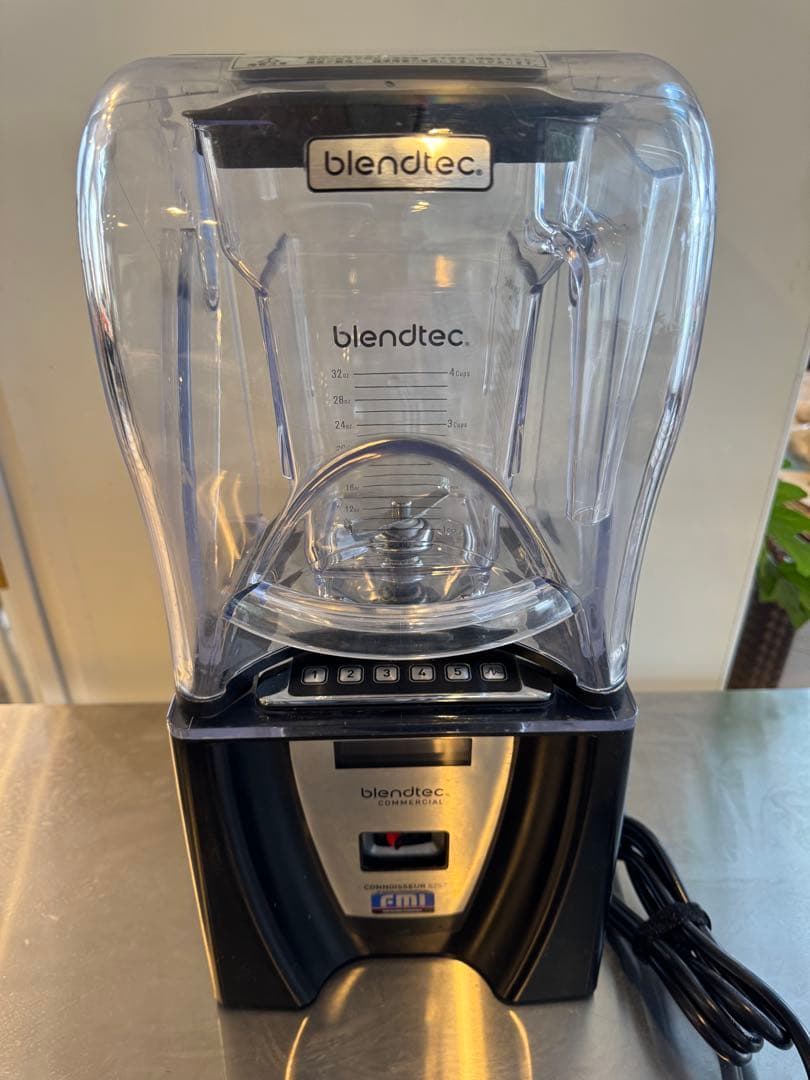 Blendtec 825 業務用ブレンダー 定価26万円 飲食店
