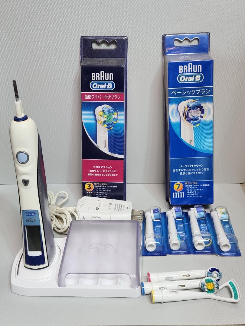 ブラウン BRAUN 電動歯ブラシ オーラルB 本体 歯間ブラシ４本 ブラシ３本
