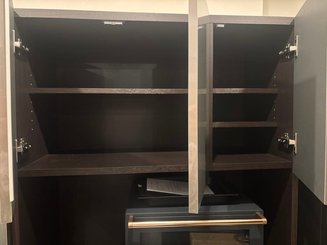 【新宿引取】食器棚＋キッチンボードセット シルバー 2〜3年使用 美品 配送可