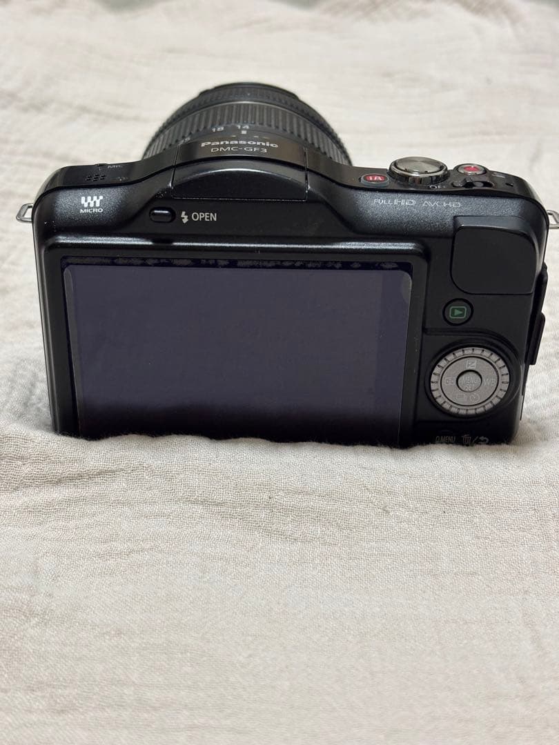 Panasonic DMC-GF3 ミラーレス一眼 14-42mm