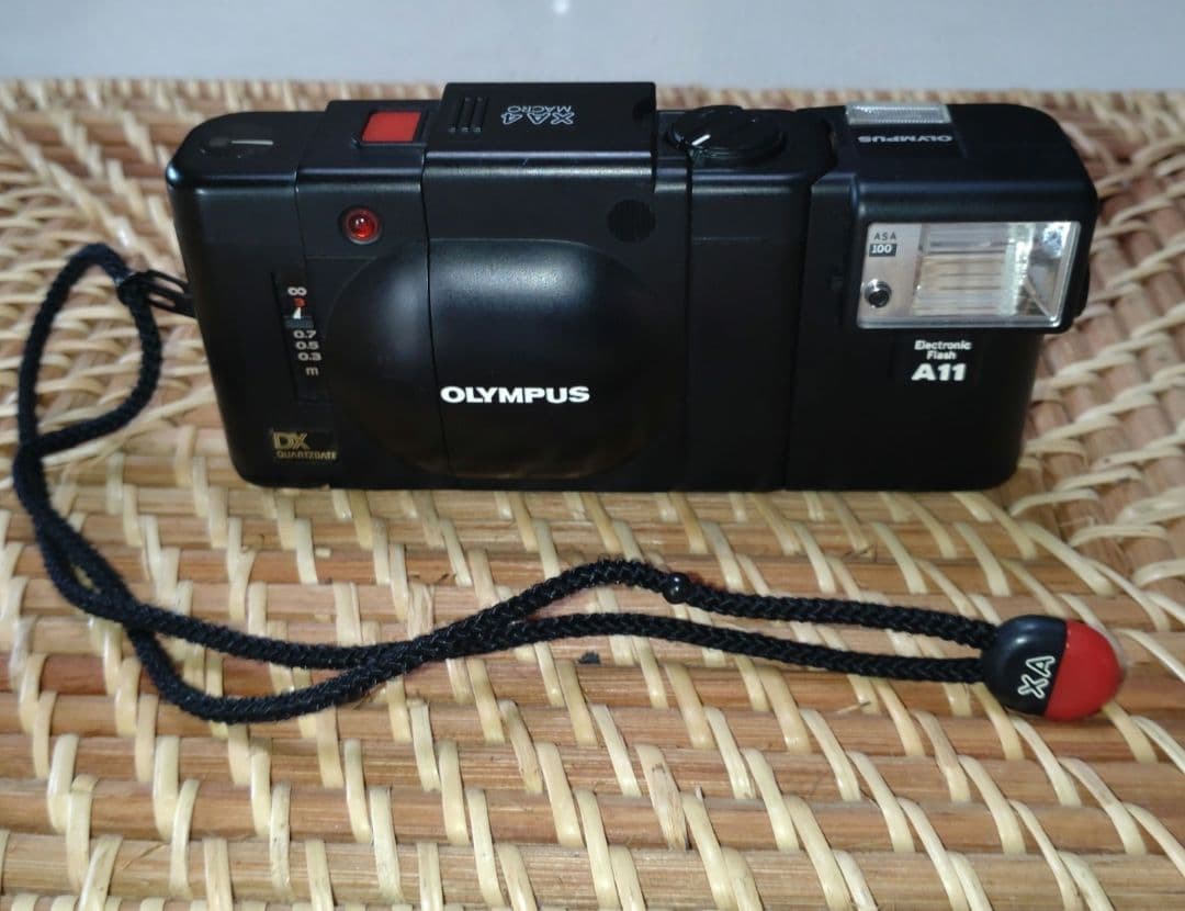 オリンパス　フィルムカメラ　XA4MACRO フラッシュ付き