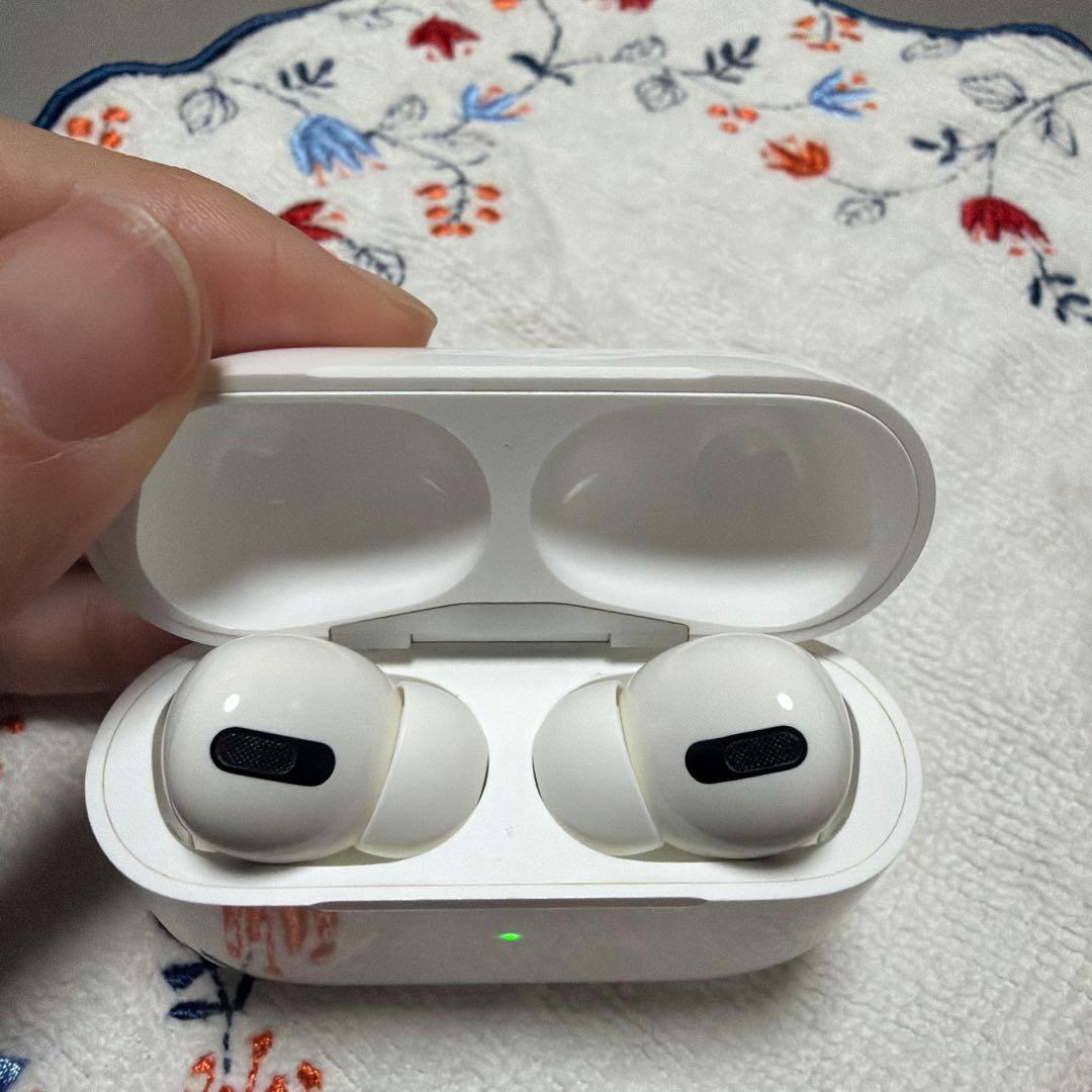 本日限りお値下げ中☆AirPods Pro 充電ケース付き