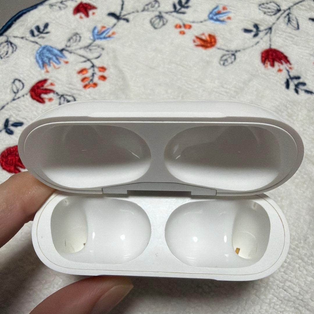 本日限りお値下げ中☆AirPods Pro 充電ケース付き