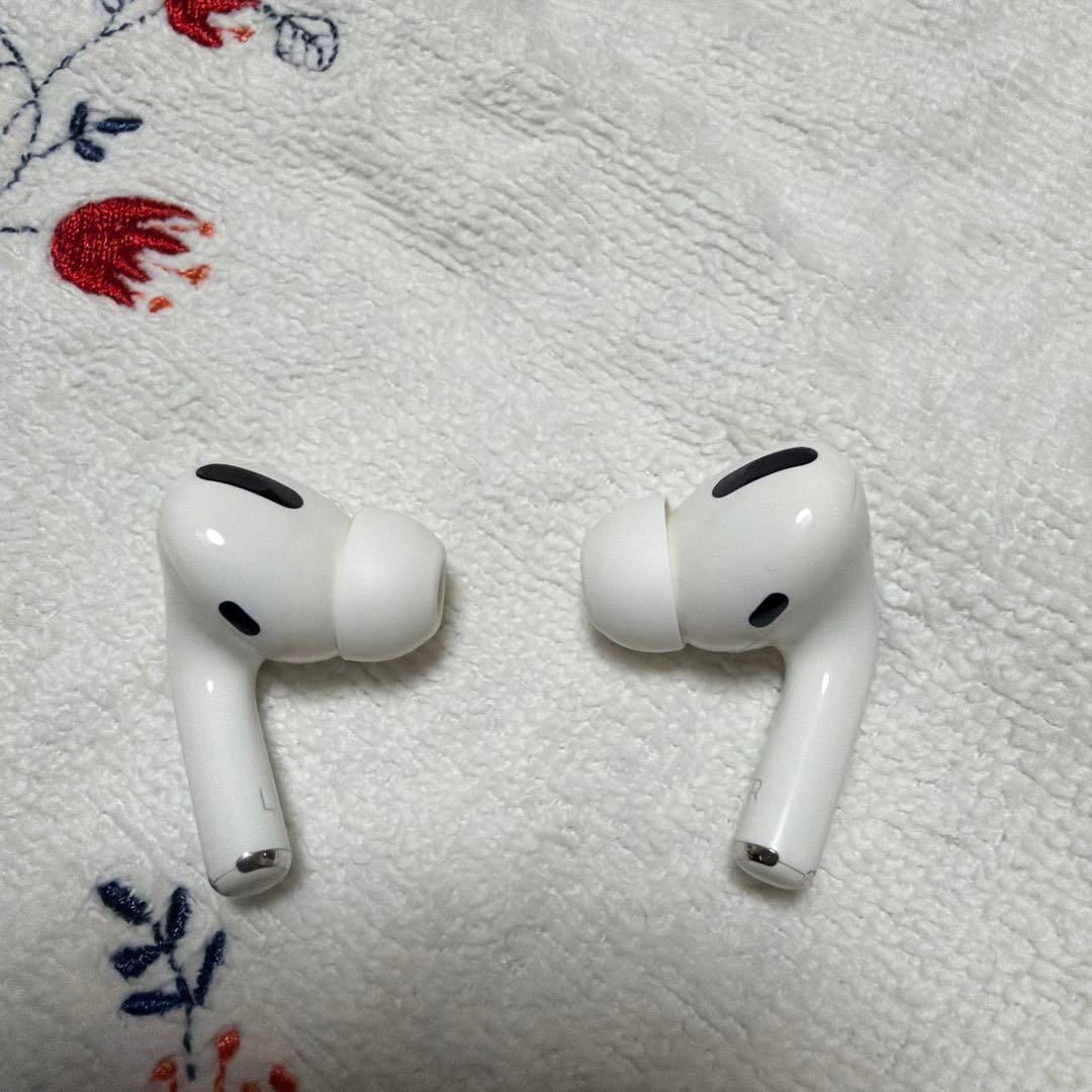 本日限りお値下げ中☆AirPods Pro 充電ケース付き