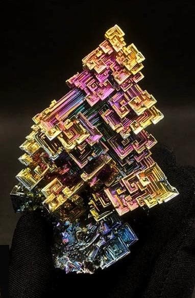 神秘的なビスマス結晶 207g ケース付き