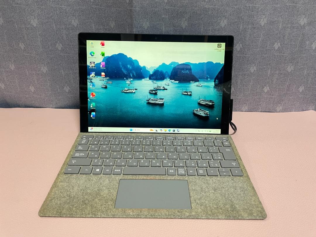 8005★Surface Pro★第８世代　Core i5★SSD★25H2
