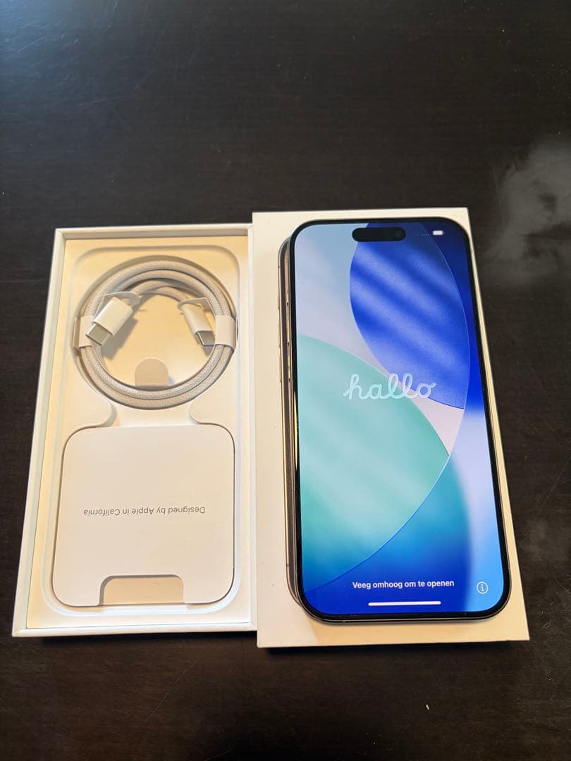 Apple iPhone 15 Pro ナチュラルチタニウム　128G本体