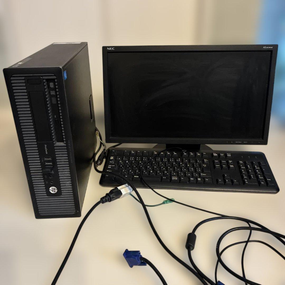 パソコン本体　Windows10 キーボード　液晶ディスプレイ　マウス