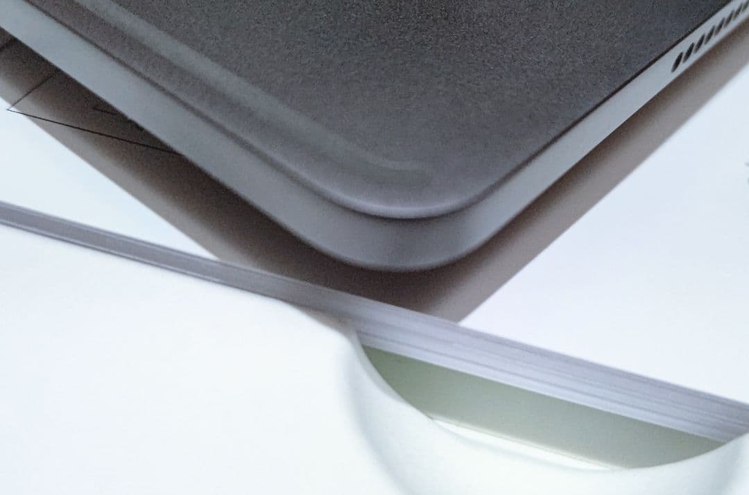 Androidタブレット本体 レザーケース付き