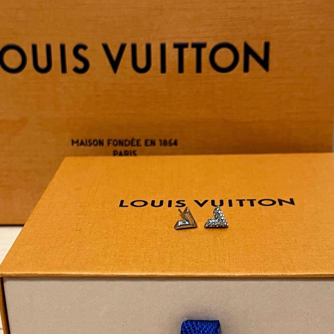 Louis Vuitton V字型ピアス(片耳)キャッチなし バラ売りも可能です
