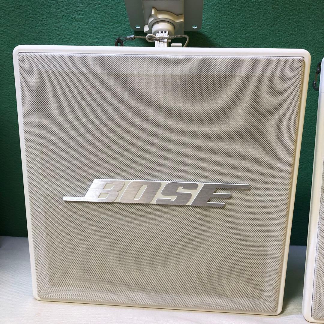 た3● BOSE 111PYW スピーカー 2個セット　吊り金具2個付き