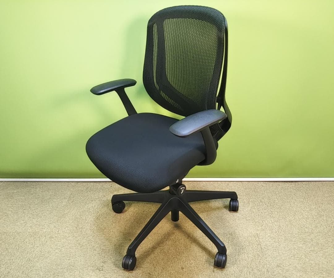 at　オカムラ　シルフィーチェア　ローバック　固定肘　前傾機能　メッシュ　中古品