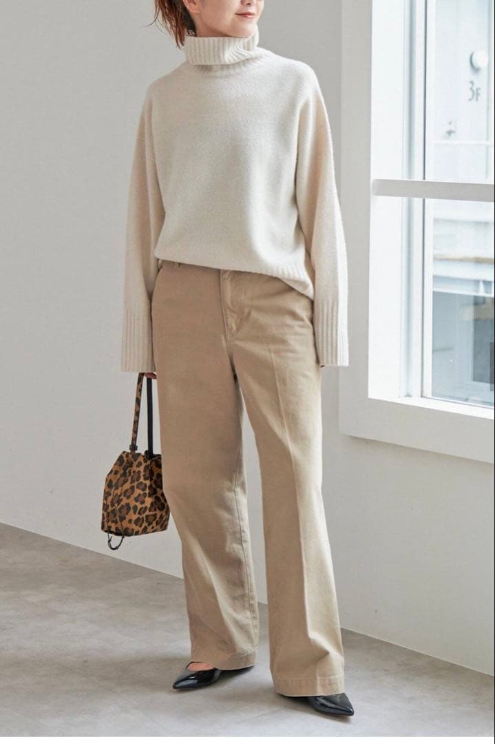 ベージュ ルーズフィットチノストレート　36